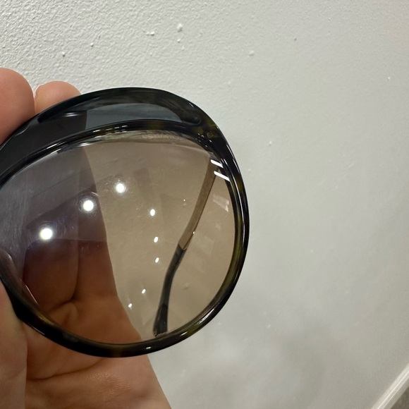 Beautiful Authentic Chanel CC Logo Sunglasses - Picture 8 of 16